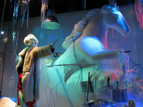 Harvey-Nichols-Edinburgh-Window-Display